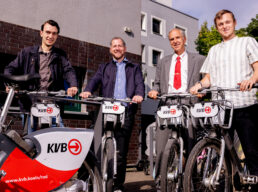 GAG Immobilien Köln - 07.08.2025 - Pressefoto von  GAG und KVB an der neuen Leihradstation an der Waldstraße in Vingst in Köln.